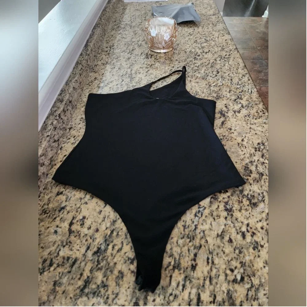 double string one arm bodysuit size XL - Picture 9 of 10
